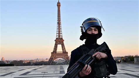 F­r­a­n­s­a­­d­a­ ­t­e­d­b­i­r­l­e­r­i­n­ ­k­o­n­t­r­o­l­ü­ ­i­ç­i­n­ ­1­0­0­ ­b­i­n­ ­p­o­l­i­s­ ­v­e­ ­j­a­n­d­a­r­m­a­